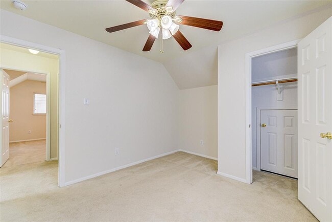Building Photo - 3930 Mossy Pl Ln