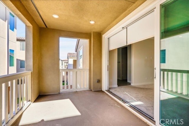 Building Photo - 670 Athos