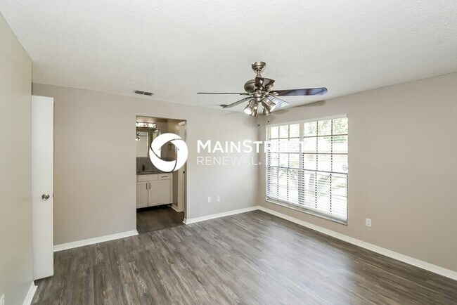 Building Photo - 1008 Turtle Creek Dr S