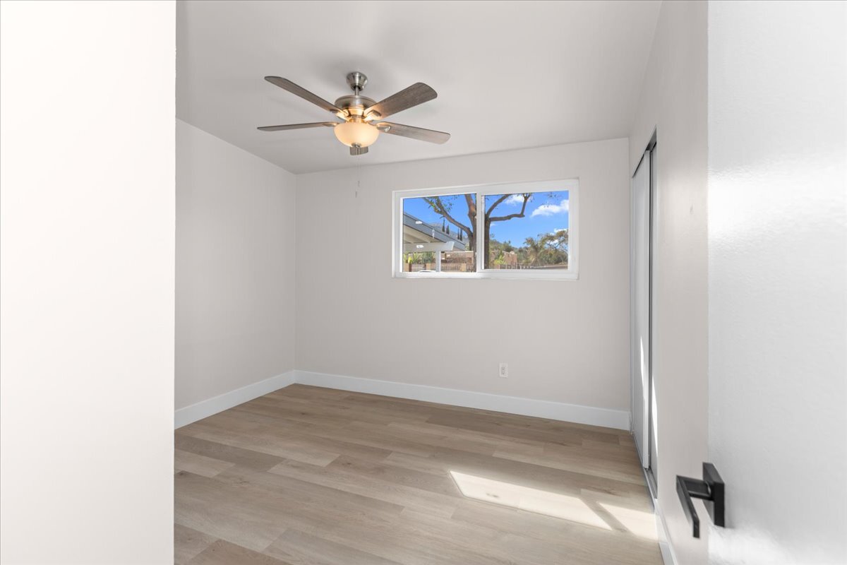 Building Photo - 9255 Fairlawn St