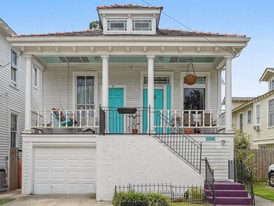 Building Photo - 4516 Banks St