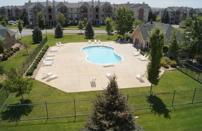 Great Community Swimming Pool - 18989 E Warren Dr