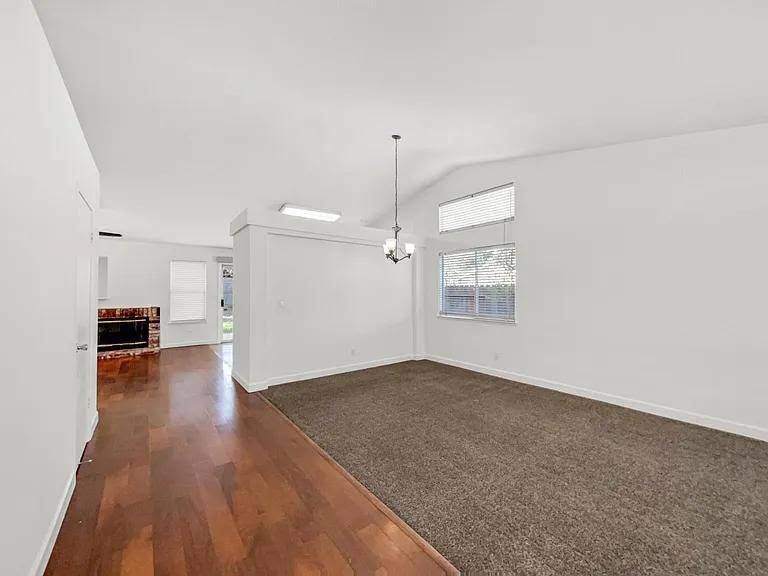 Building Photo - 1041 Shenencock Way