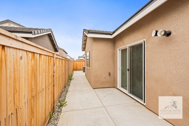 Building Photo - 1017 Springtime Ave