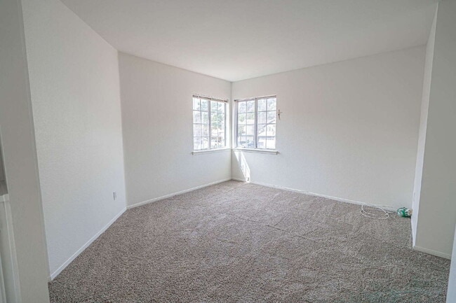 Building Photo - Charming Castaic Home Available 4/7/26