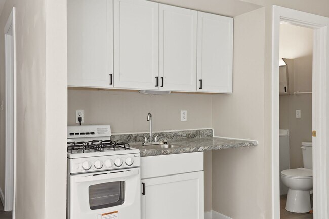 Building Photo - Freshly Remodeled Studio in the Heart of Waukesha!