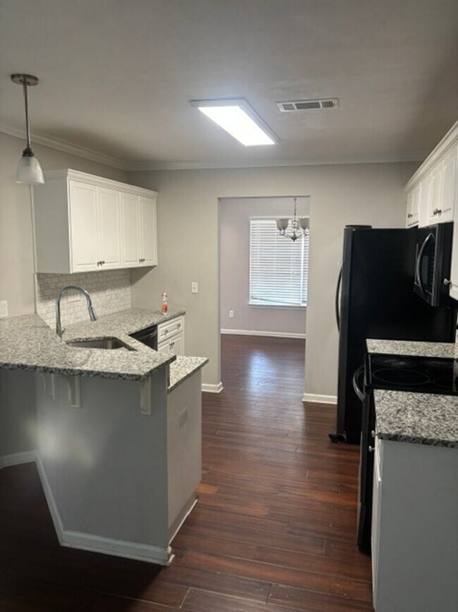 Building Photo - 5036 Reynolds Way