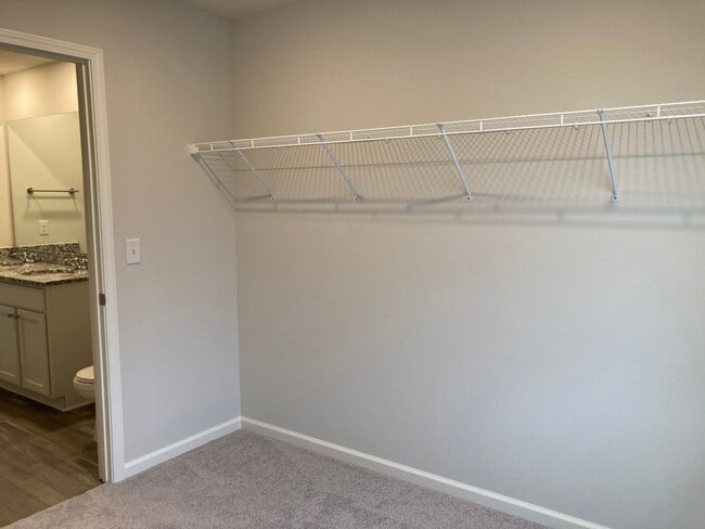 Building Photo - ** Apply TODAY ** Possibly Have Keys in Hand TOMORROW **