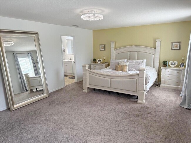 Building Photo - 12236 Fairlawn Dr