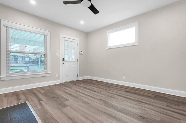 Building Photo - 322-324 Woodland Ave