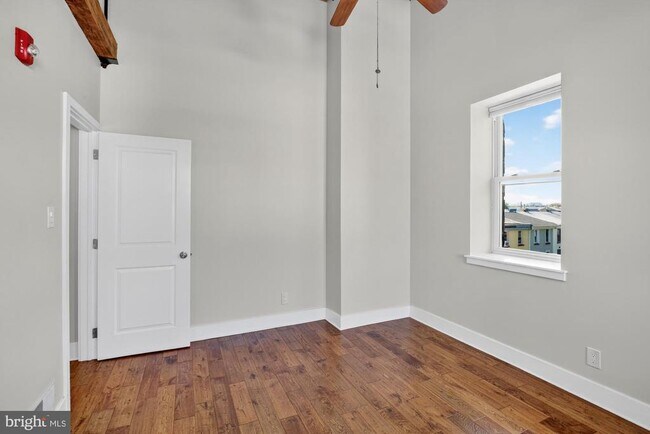 Building Photo - 1420 E Susquehanna Ave