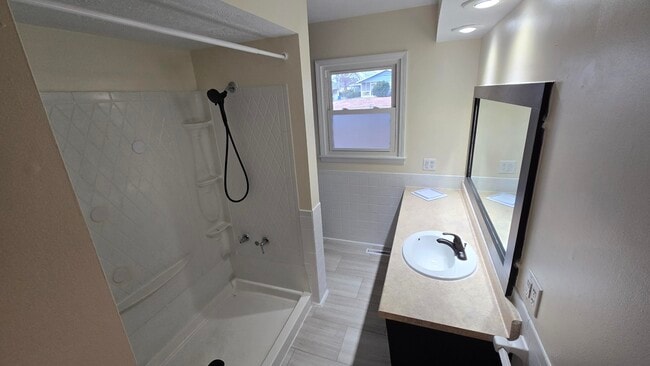 Building Photo - 1472 E Berkeley St