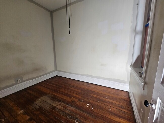 Building Photo - 2000 S Ashland Ave