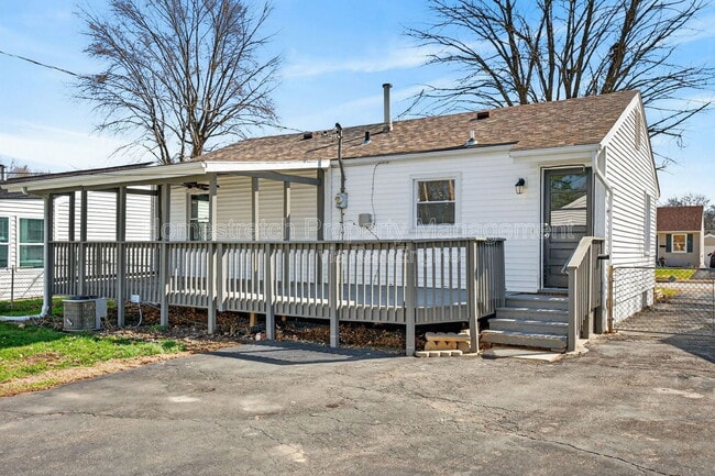 Building Photo - 9625 Theodosia Ave