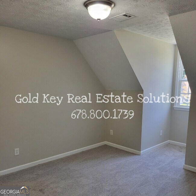 Building Photo - 915 Burning Bush Dr