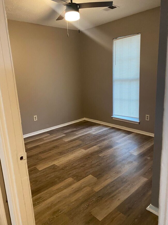 Building Photo - COMING SOON!! Spacious 3-Bedroom, 2-Bath Home in Horn Lake – Only $1,550/Month!