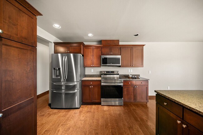 Building Photo - 229 Sun Valley Dr