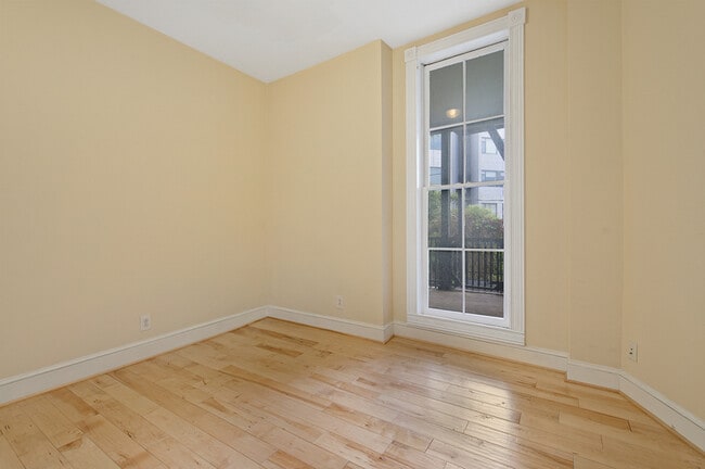 Building Photo - 1729 Park Ave