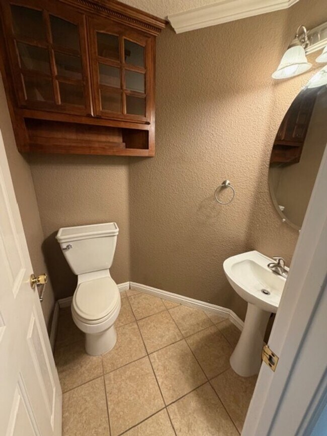 Building Photo - Convenient 3 Bed Home in Sycamore Ranch, Woodland, Near Bel Air Market & Pioneer High