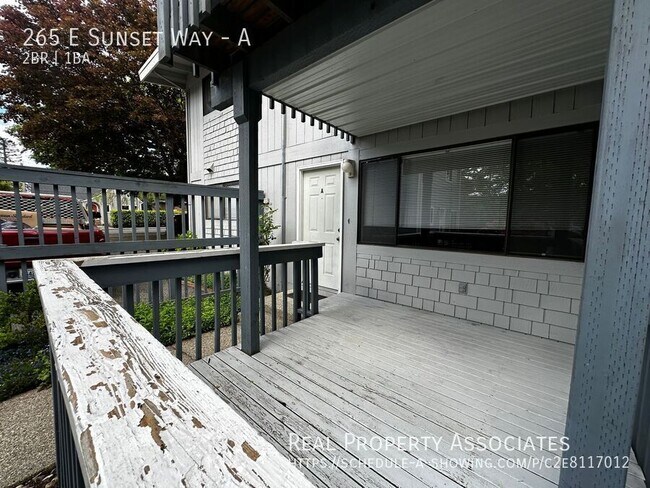 Building Photo - 265 E Sunset Way