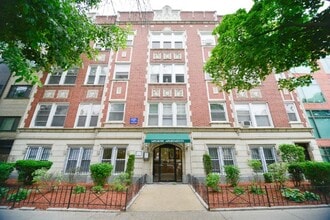 Building Photo - 457 W Melrose