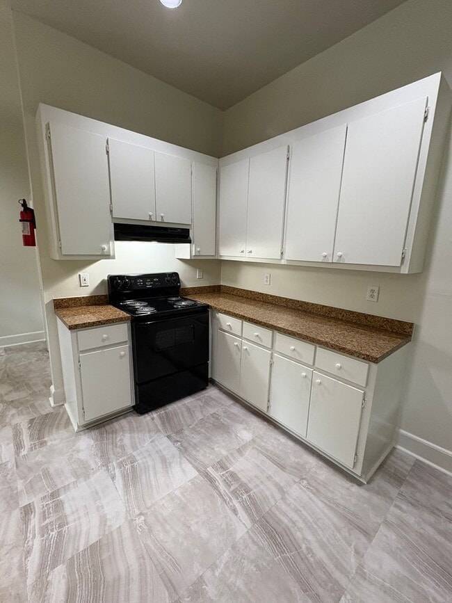 Building Photo - Spacious 3 Bedroom 2 Bath Trinity Park Hou...