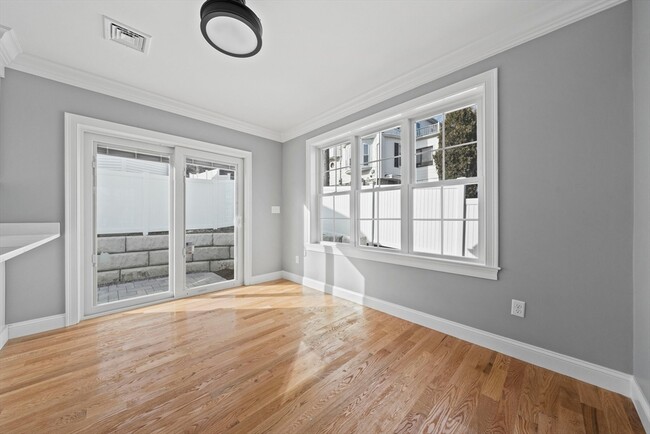 Building Photo - 473 Newport Ave