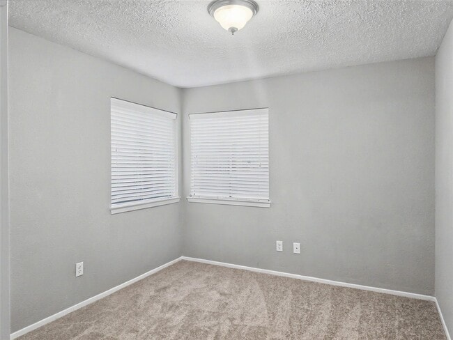 Building Photo - 22511 Braken Manor Ln