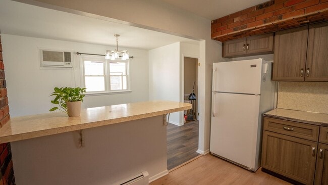 Building Photo - 18 E 46th St