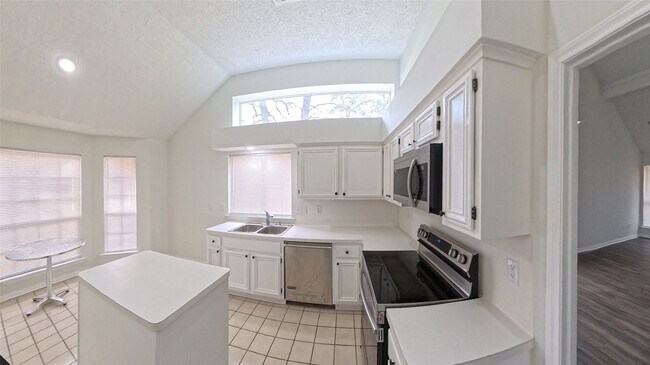 Building Photo - 3 Rain Walk Ct