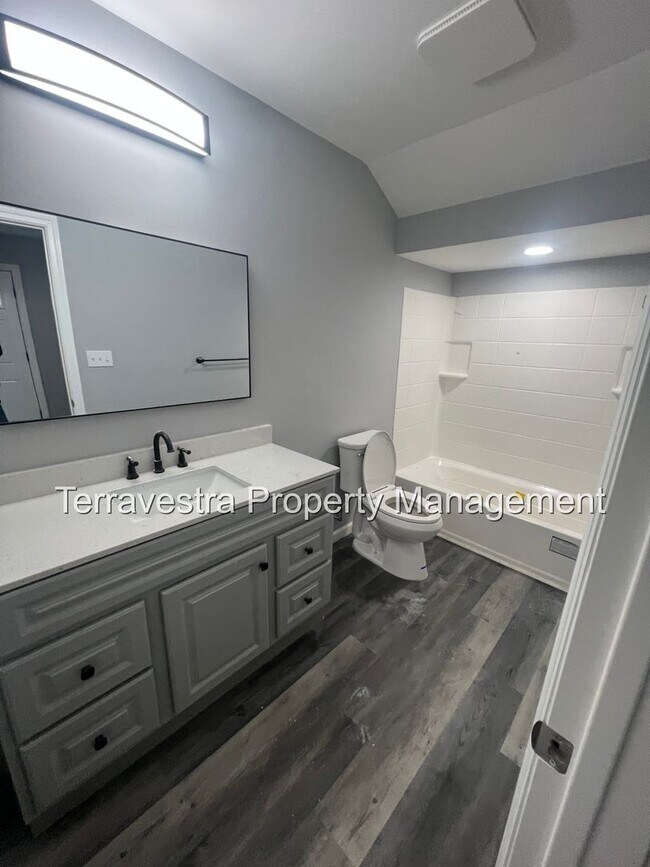 Building Photo - 440-442 S Barber Ave