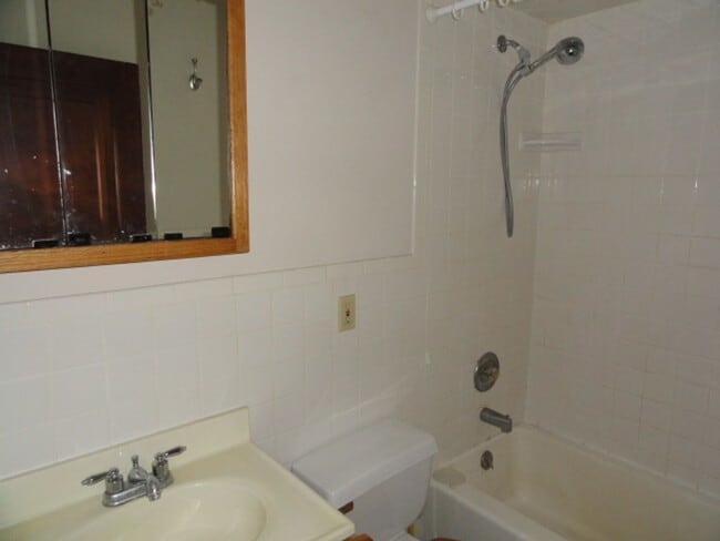 Building Photo - 1209 S W Ave