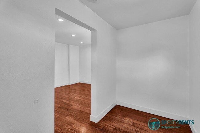 Building Photo - Bernal/St Mary's: Rare Remodeled Cottage w/ Washer/Dryer, Patio & Storage