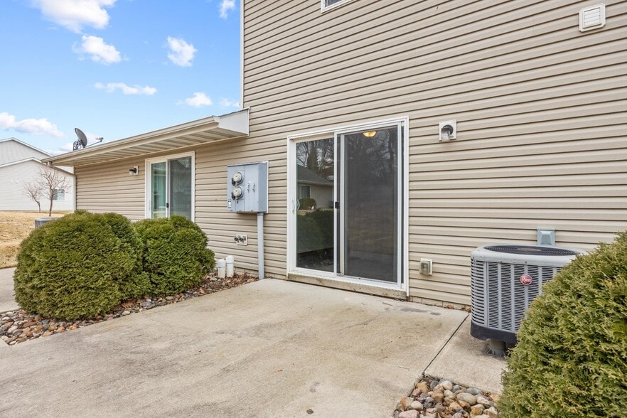 Building Photo - 955 Parker Blvd