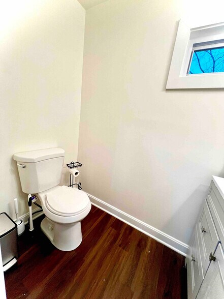 Building Photo - 1592 Main St