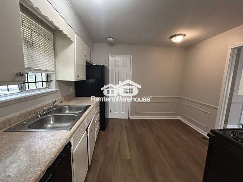 Building Photo - 2321 Stonewood Dr