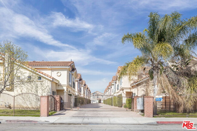 Building Photo - 13743 Cordary Ave