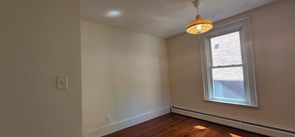 Building Photo - 36 Cedar St