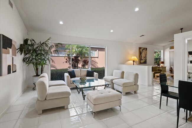 Building Photo - 4362 Kensington Park Way