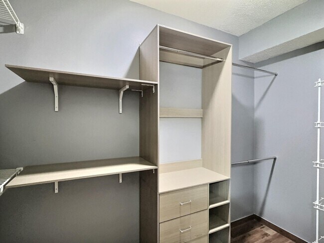 Building Photo - 3831 Cocoplum Cir