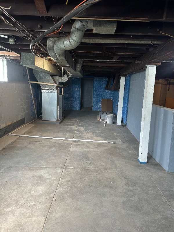 Building Photo - 401 E 15th St