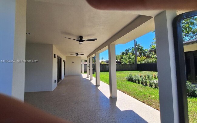 Building Photo - 216 Shadow Way