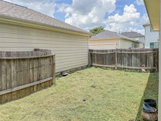 Building Photo - 6406 Provident Green Dr
