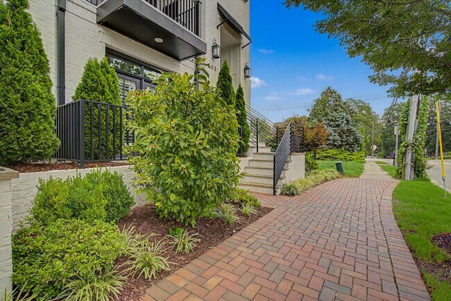 Building Photo - Townhome with Elevator at Park Station in Cary