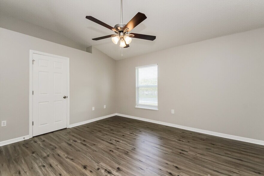 Building Photo - 2122 Marisol Loop