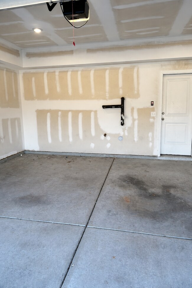 Building Photo - 1529 Kiln Ct