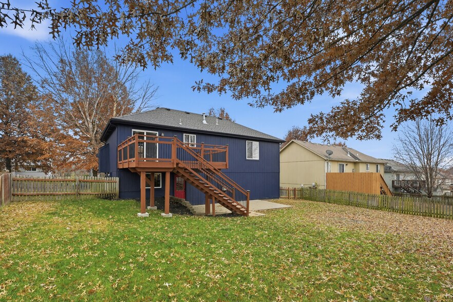 Building Photo - 11516 N Windsor Ave