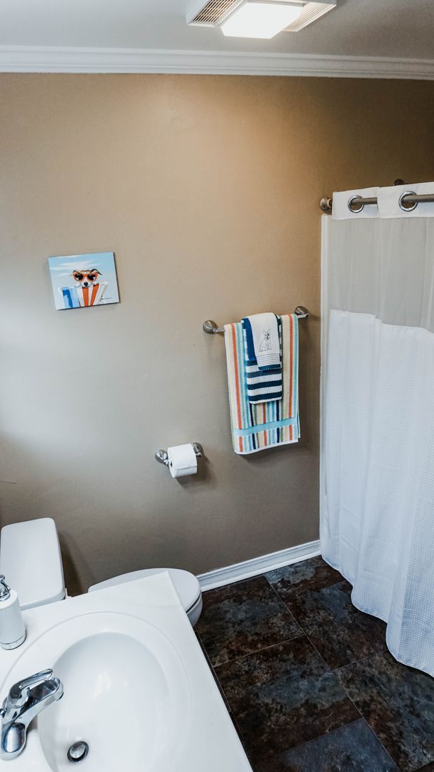 Building Photo - 3 Bedroom 2 Baths 2000 sq/ft in Stockwell