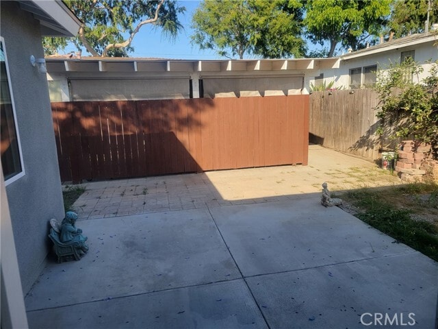 Building Photo - 545 S Grove Ave