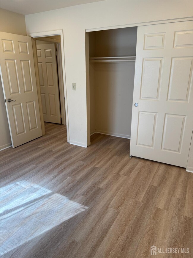 Building Photo - 1301 Cricket Ln